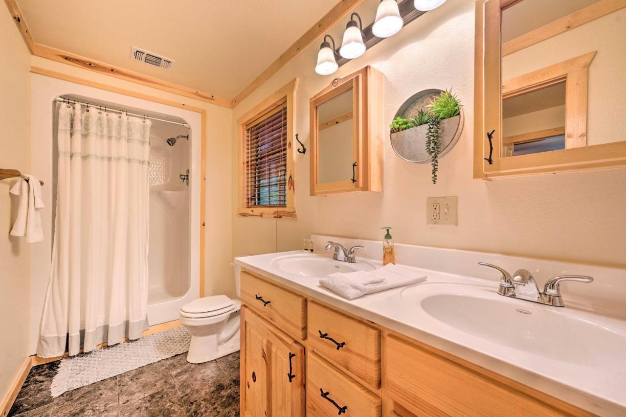 Broken Bow Retreat On 2 Acres With Hot Tub And Deck! Exterior foto