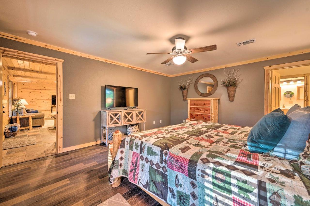 Broken Bow Retreat On 2 Acres With Hot Tub And Deck! Exterior foto